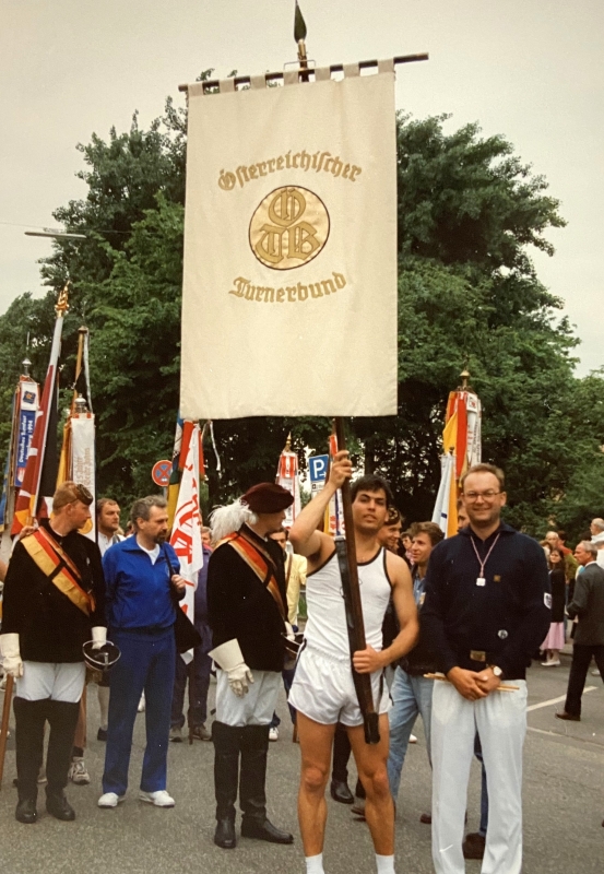 1994 05 21 Hamburg Deutsches Turnfest Festzug mit ÖTB Bundesbanner