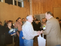 2003 12 27 Geburtstagsständchen Ratzenböck Helmut 50 Jahre Geschenküberreichung