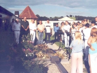 2005 07 06 Besuch Kieler Sprotten Lied des guten Kameraden am Grab von Franz Eisterer